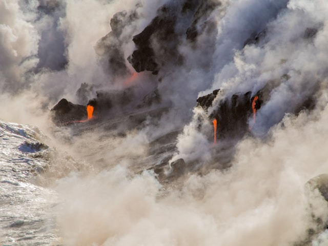 Italy’s Mount Etna Erupts, Tourists Flee Amid Smoky Display
